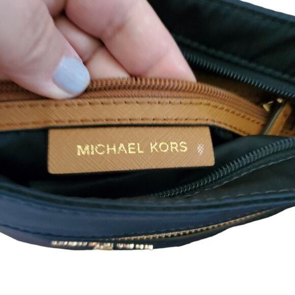 Michael kors crossbody purse - Picture 5 of 6